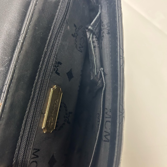 Authentic MCM good condition tarnish in metal hardware - Picture 12 of 12